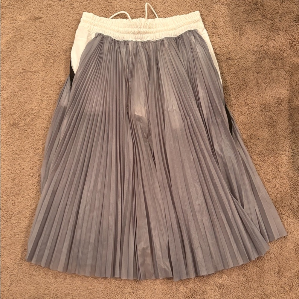 Nike x Sacai Womens Pleated Skirt CV5713-100 White Grey - Picture 4 of 6